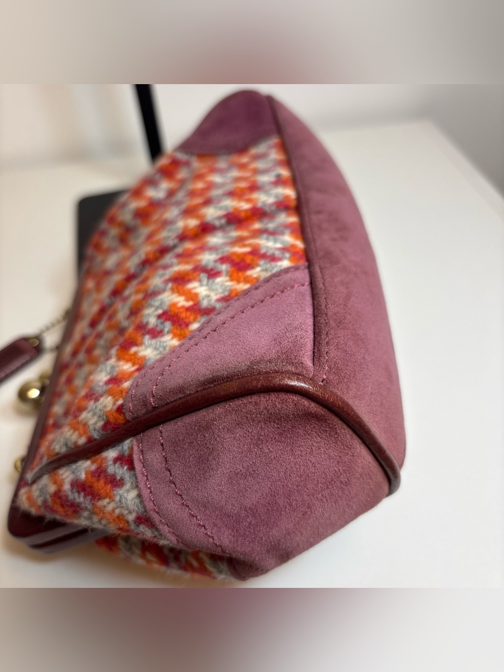 COACH LTD VTG PINK WOOL HOUNDSTOOTH SUEDE KISSLOCK GALLERY FRAMED BAG - Picture 13 of 16